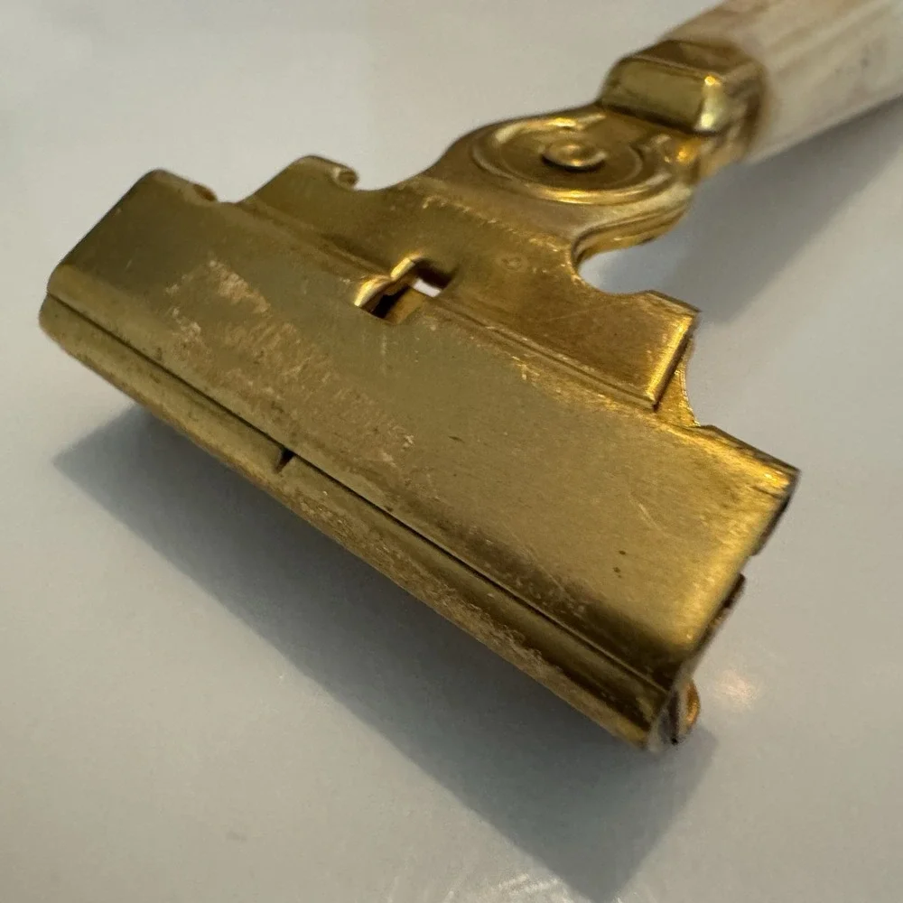 Vintage Eversharp Schick Injector Safety Razor Type G‎ Bakelite Handle USA 1940s